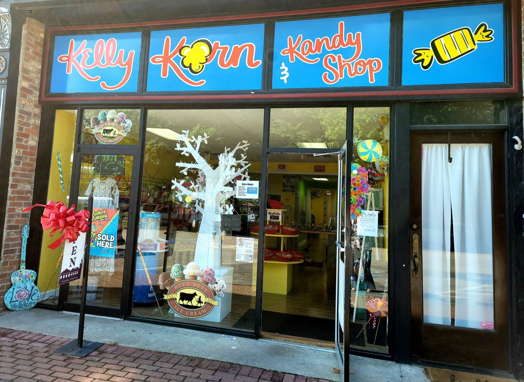 Kelly Korn & Kandy Shop celebrates grand opening